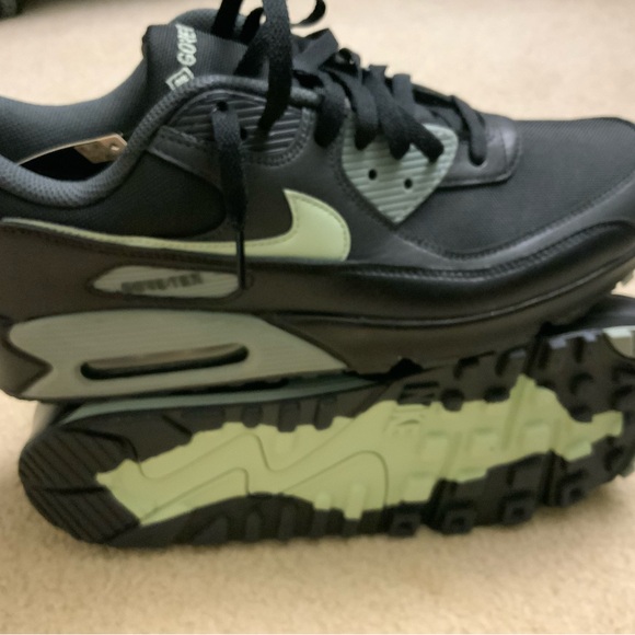 Nike Air Max 90 GTX Gore Tex Mens 10.5 NIB - Picture 4 of 5